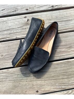 Born Women’s Amani Black Leather Driving Loafer, Size 7
